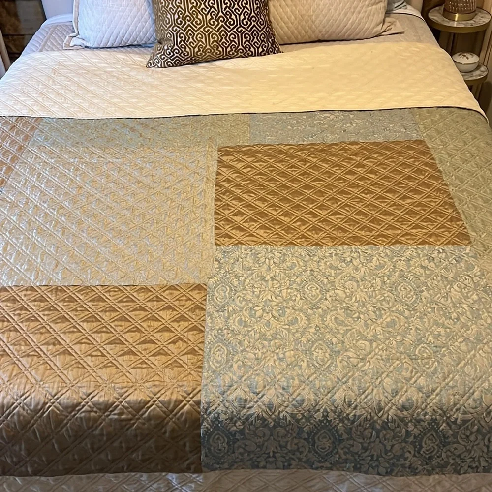 Coverlet: Vintage High-end Queen Bed Cover—Double Diamond Quilting!